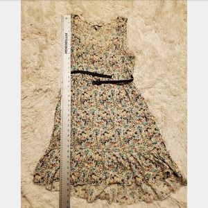 Sleeveless belted dress